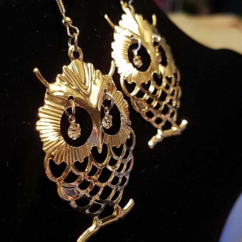 LAST ONE Gold owl crystal drop dangle earrings - Picture 3 of 5